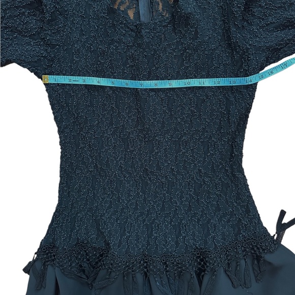 Elegant Black Lace Vintage Dress - Picture 3 of 6